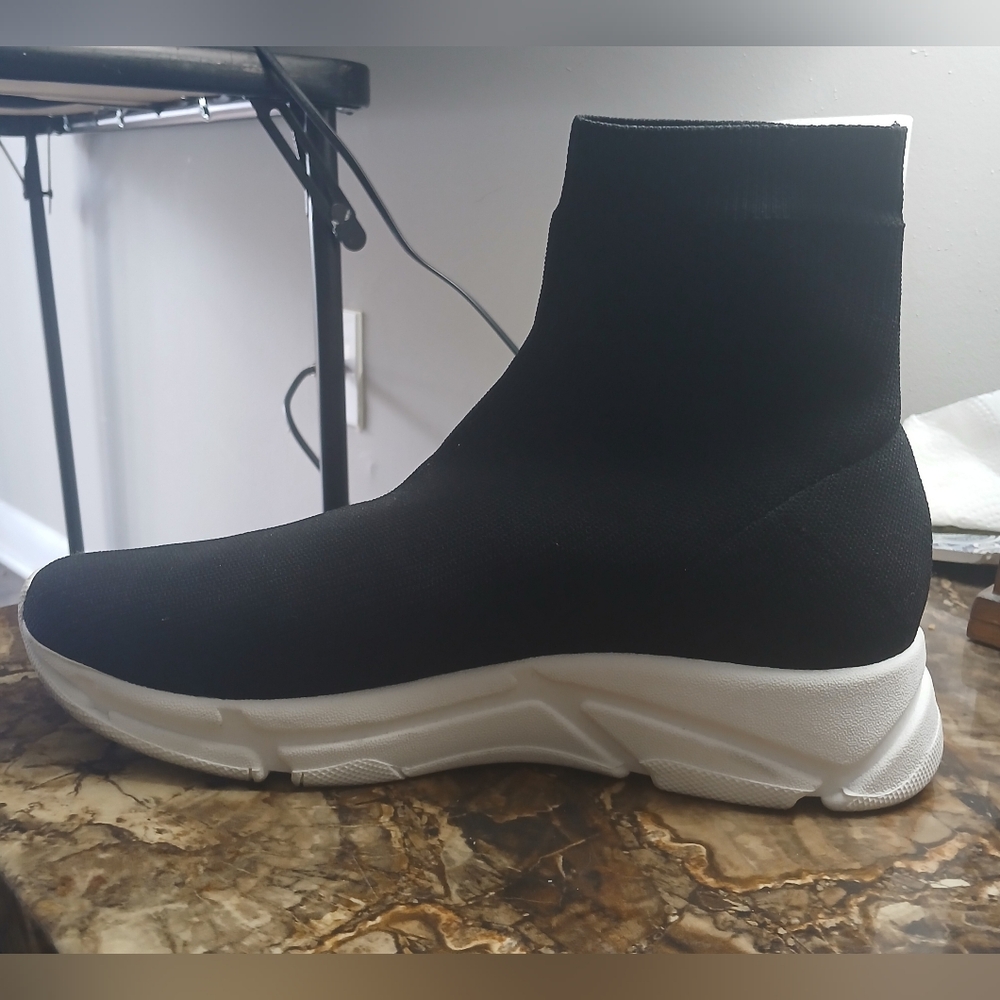 Steve Madden Bitten Women's Black & White Stretch Knit Sock Platform Sneakers 10